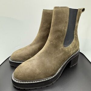 Madewell Carina Platform Chelsea Boot in Cargo Green suede